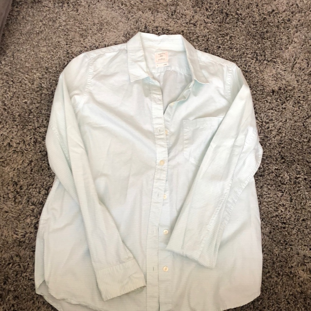 Gap fitted boyfriend button up stripped shirt